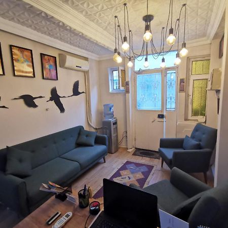 Konut Wooden House Hotell Istanbul Eksteriør bilde