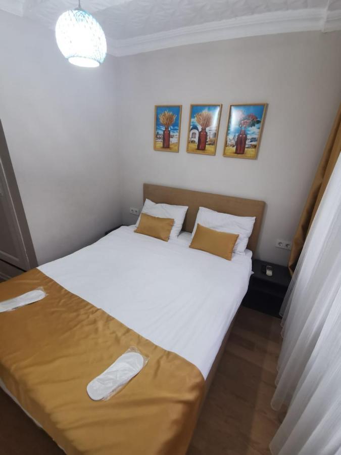 Konut Wooden House Hotell Istanbul Eksteriør bilde