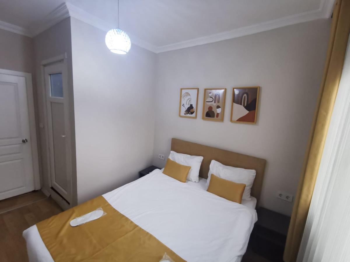 Konut Wooden House Hotell Istanbul Eksteriør bilde