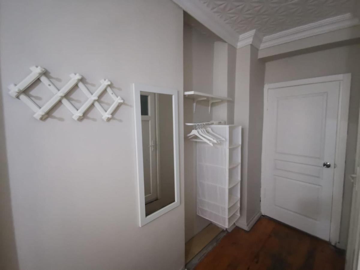 Konut Wooden House Hotell Istanbul Eksteriør bilde