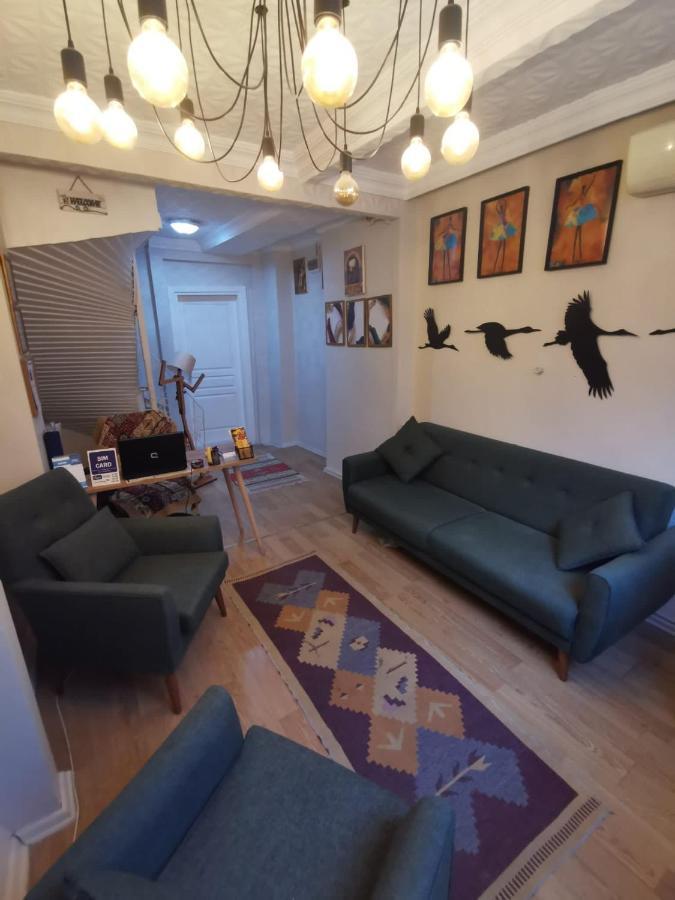 Konut Wooden House Hotell Istanbul Eksteriør bilde