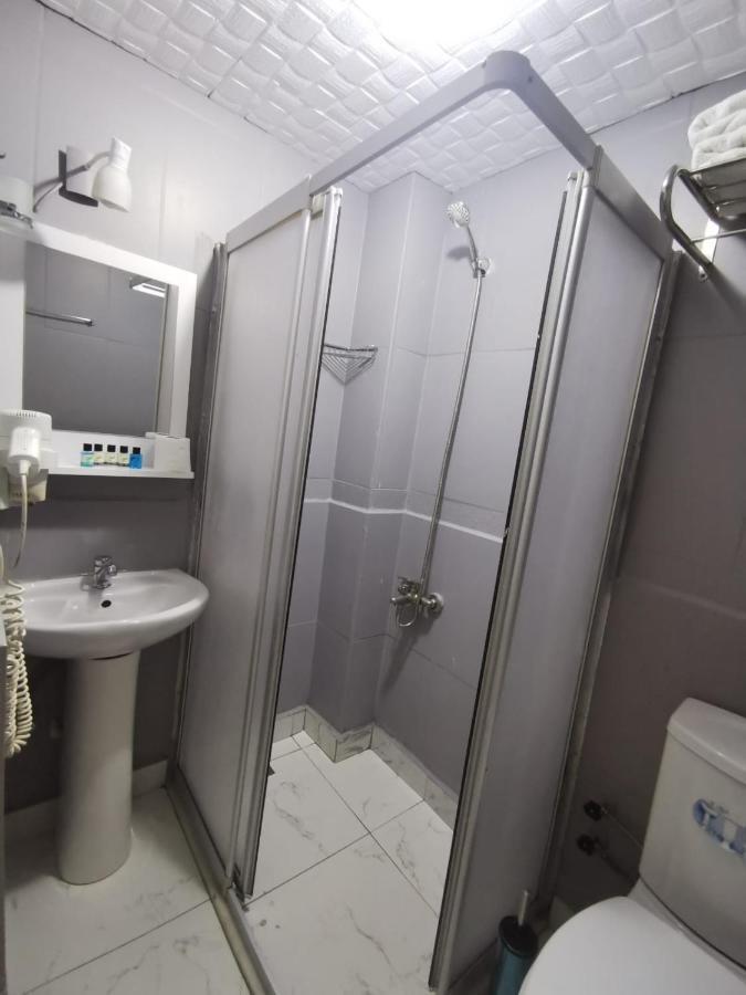 Konut Wooden House Hotell Istanbul Eksteriør bilde