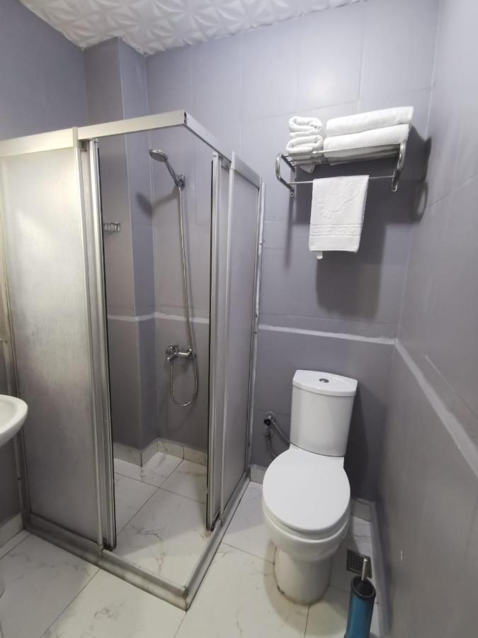 Konut Wooden House Hotell Istanbul Eksteriør bilde