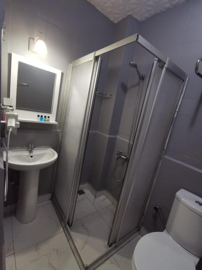 Konut Wooden House Hotell Istanbul Eksteriør bilde