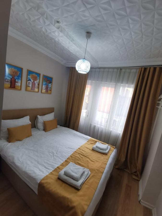 Konut Wooden House Hotell Istanbul Eksteriør bilde