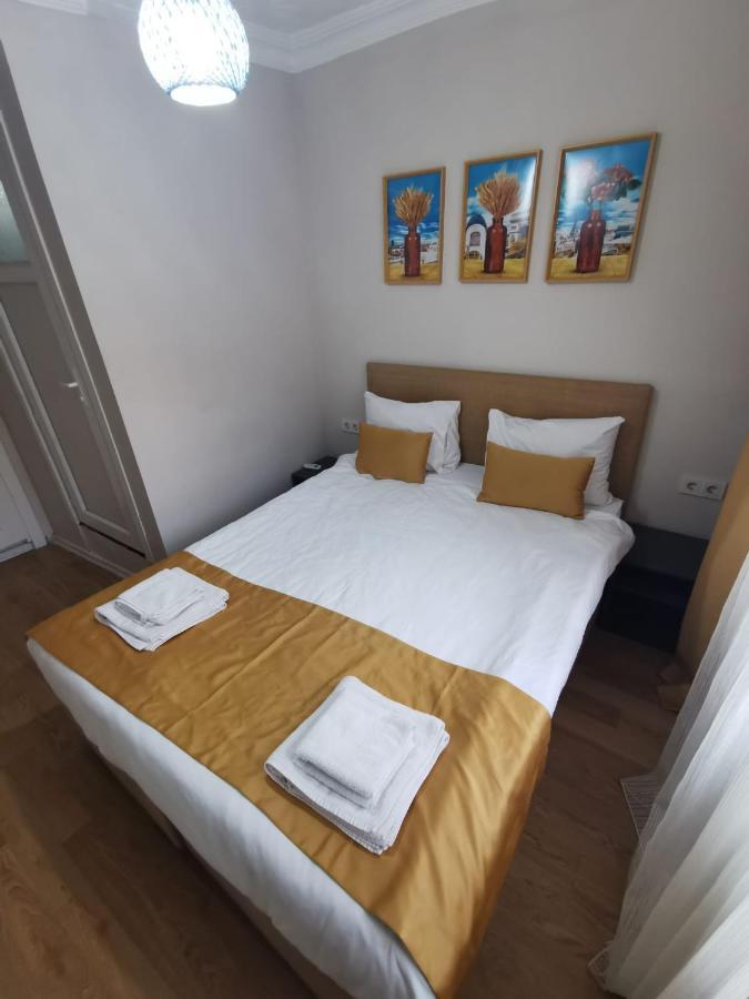 Konut Wooden House Hotell Istanbul Eksteriør bilde